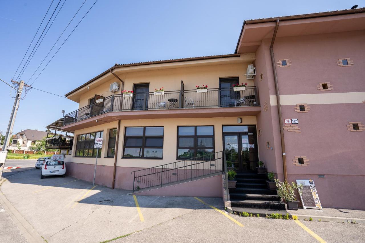 Penzion Toscana Nitra Exterior foto