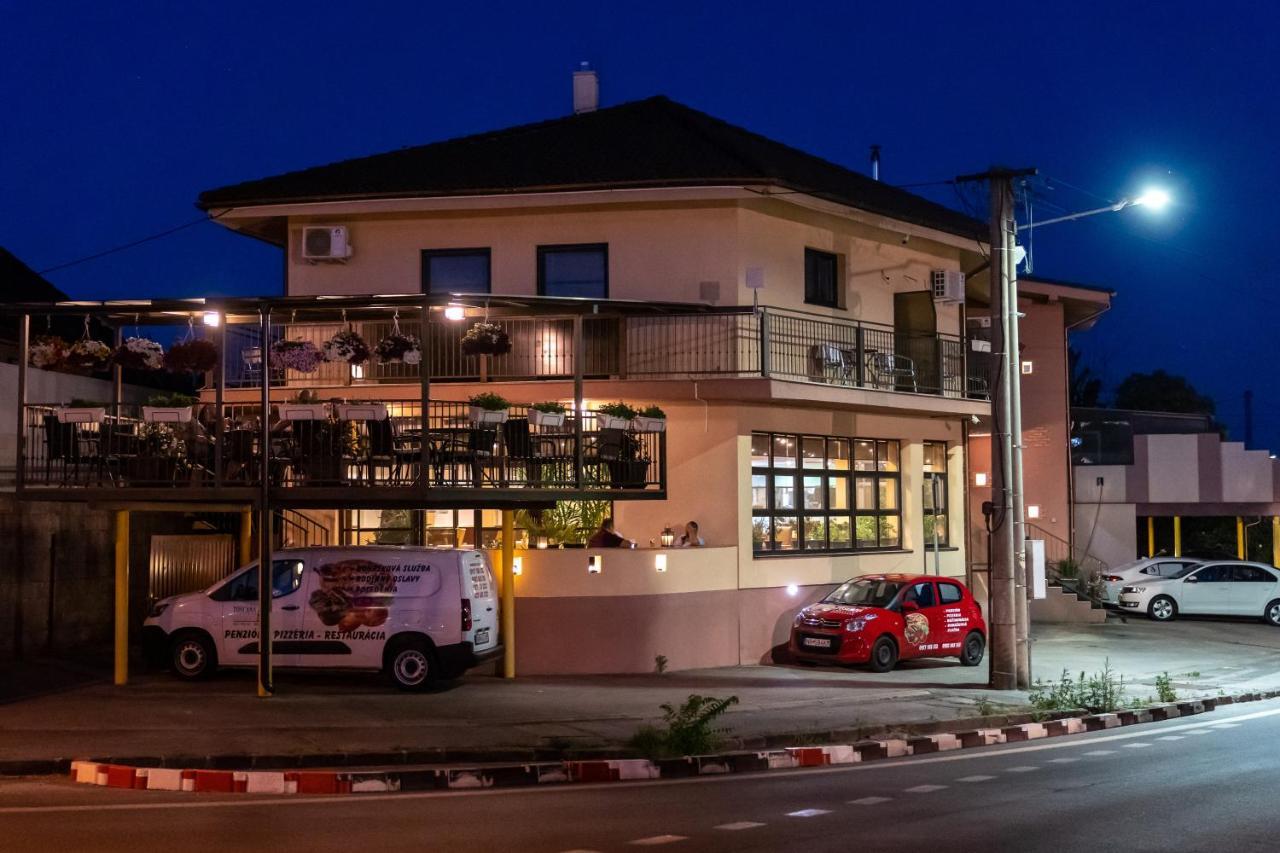 Penzion Toscana Nitra Exterior foto