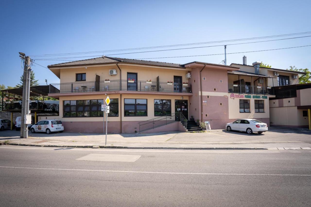 Penzion Toscana Nitra Exterior foto